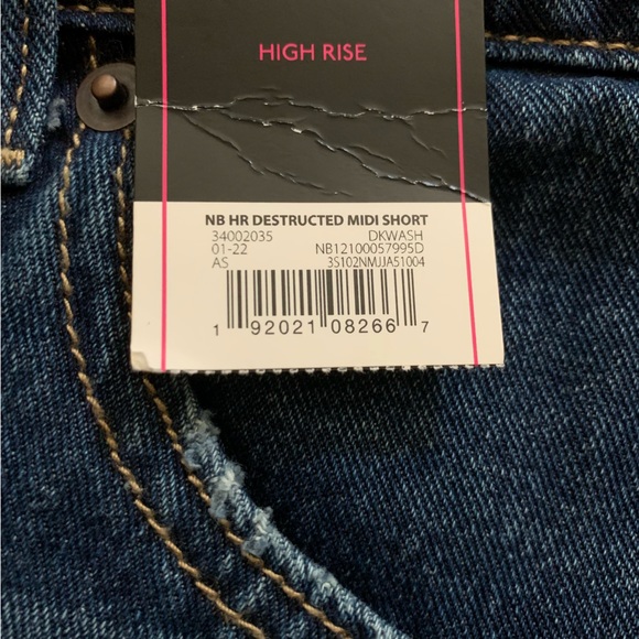 🌟FREE🌟NWT No Boundaries High-Rise Midi Shorts Dark Wash Denim Juniors Sz 11 - Picture 8 of 10